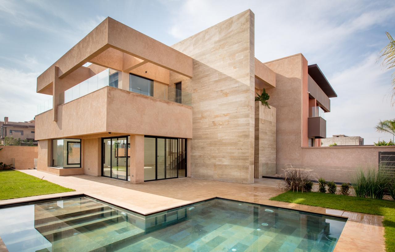 Villa contemporaine face aux sommets de l’Atlas