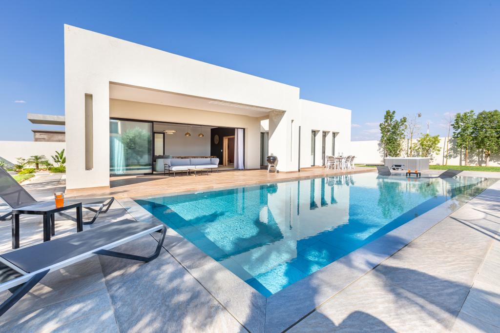 Villa d’architecte disponible à la location courte durée