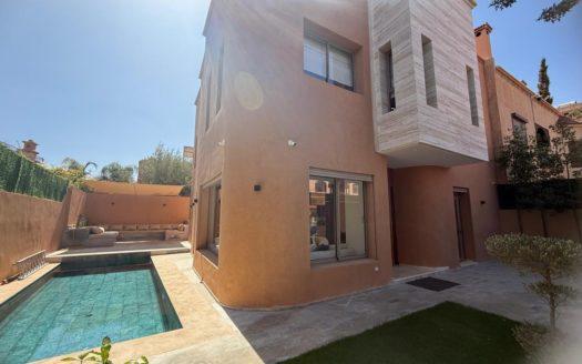 Villa d’Exception à Vendre – 6 Suites – Piscine – Hammam – Quartier Résidentiel Haut Standing